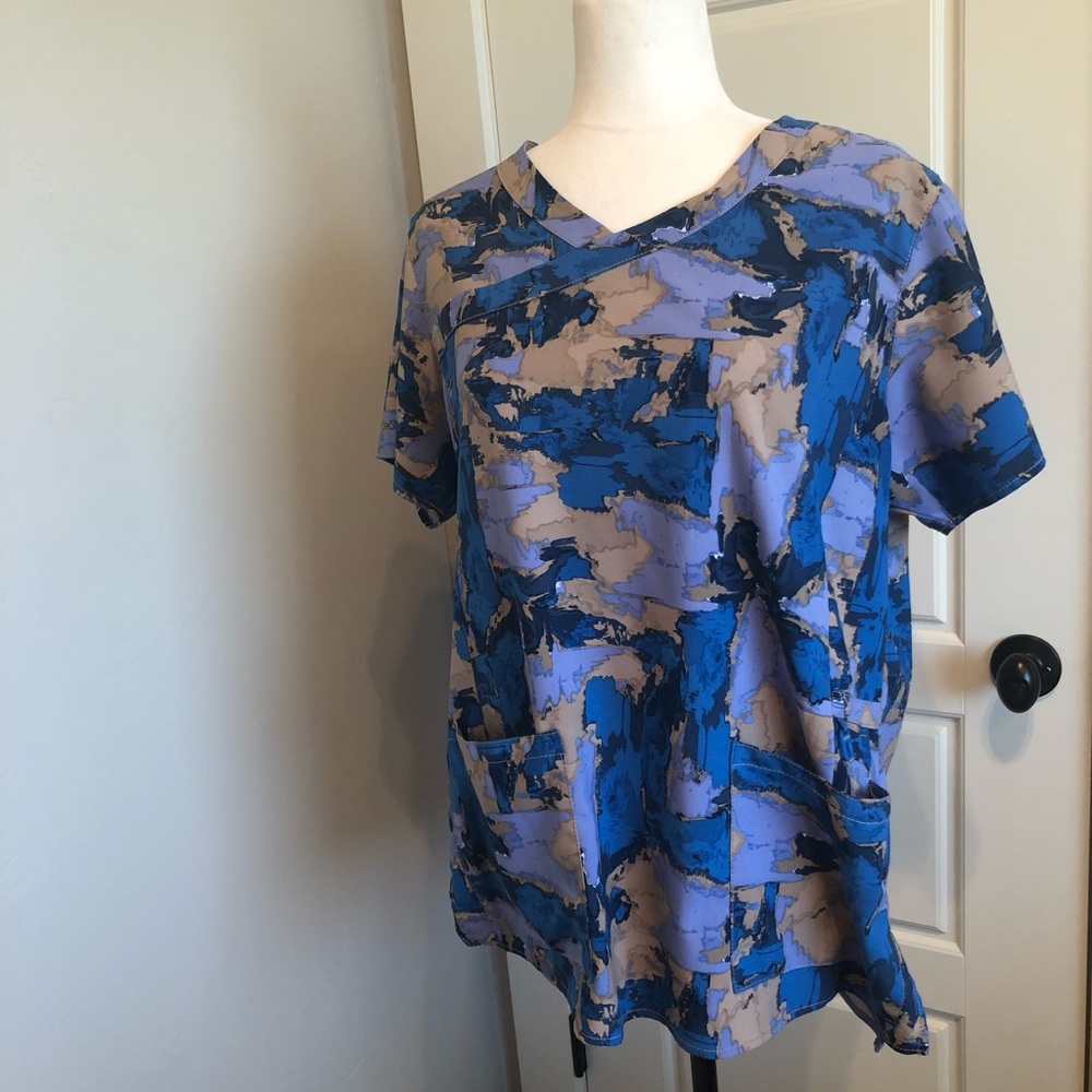 Carhartt large ladies scrub top